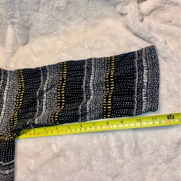 H&M Tunic Top Sz 10 Black Geometric Pattern White Yellow 100% Viscose Boho - Picture 15 of 15